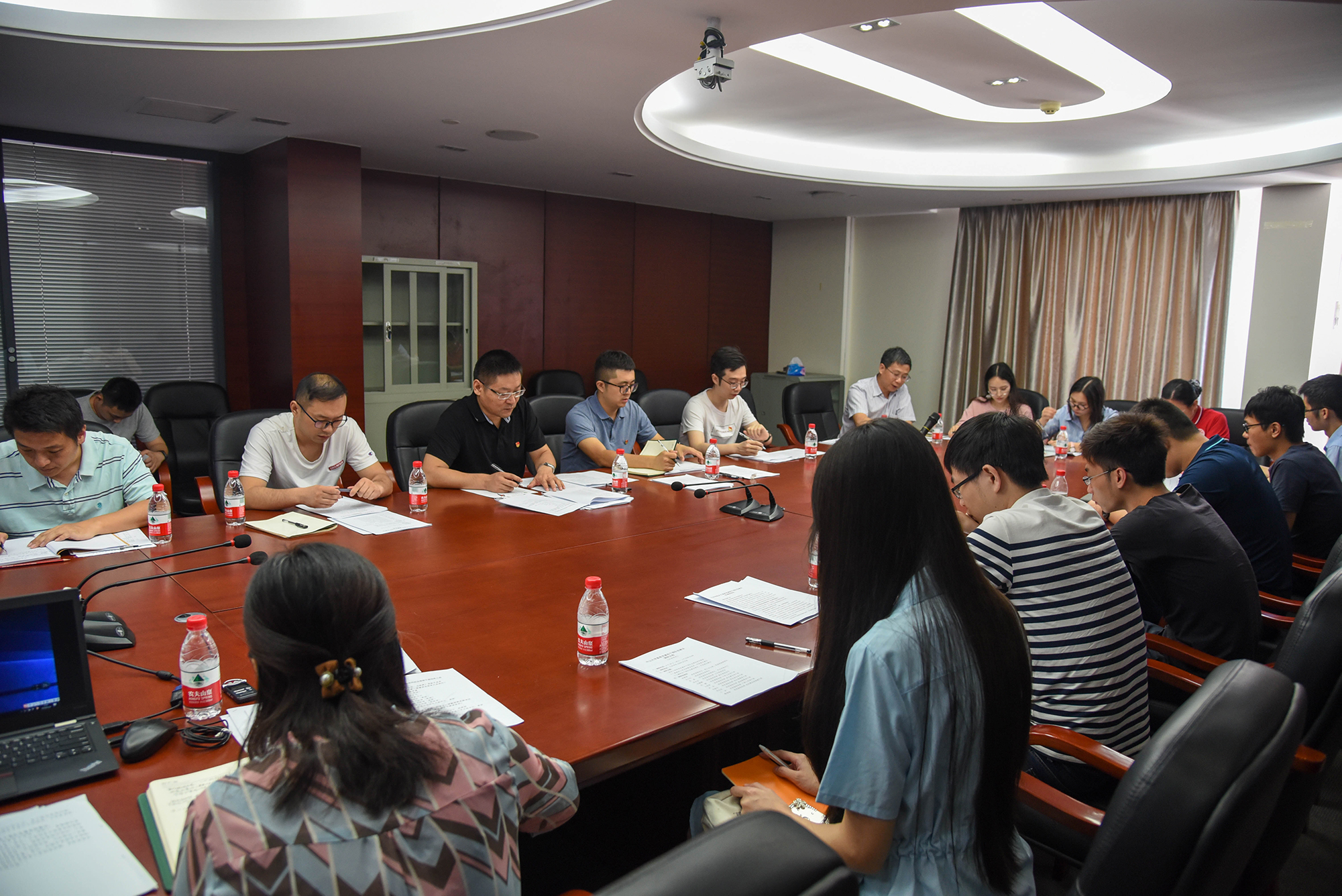 图4 支部书记座谈会交流现场