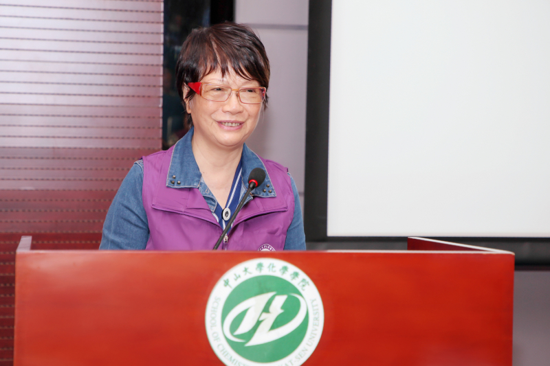 图5 校友代表刘修婉发言