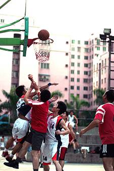 化学院与东莞生益科技有限公司技术中心举行篮球友谊赛 