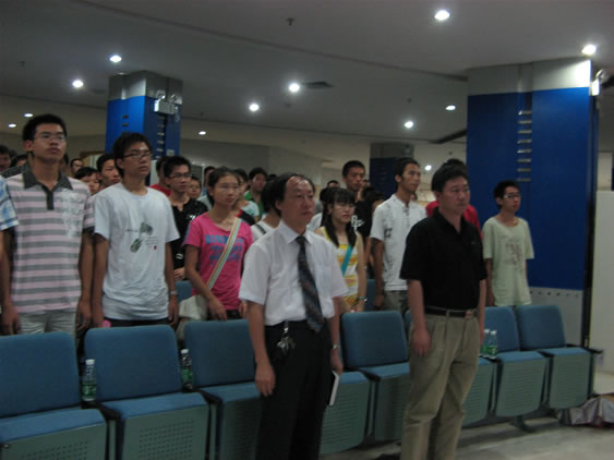 谆谆教诲，寄予希望 