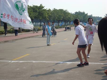 “庆校庆，迎奥运”校道接力赛化院再次卫冕 