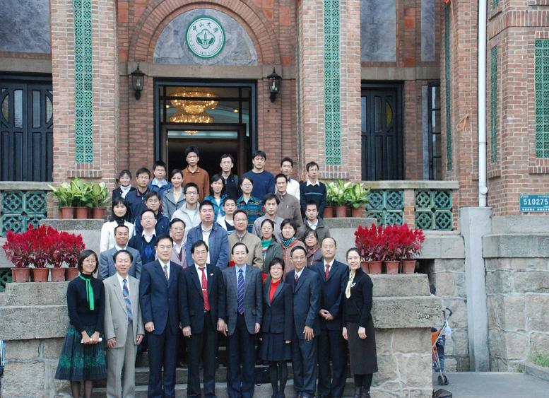 芙蕖娉婷展科研硕果 兰心蕙婉系康乐情怀 