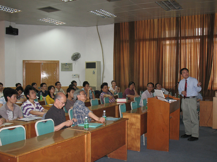 香港中文大学李鸿基教授来我院做学术交流 