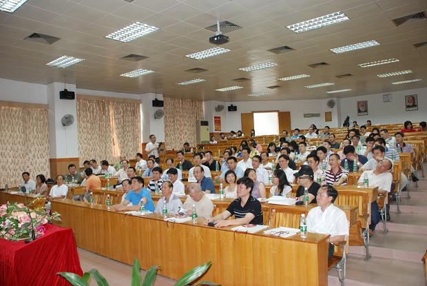 八五级校友重返校园 毕业二十周年再聚首 