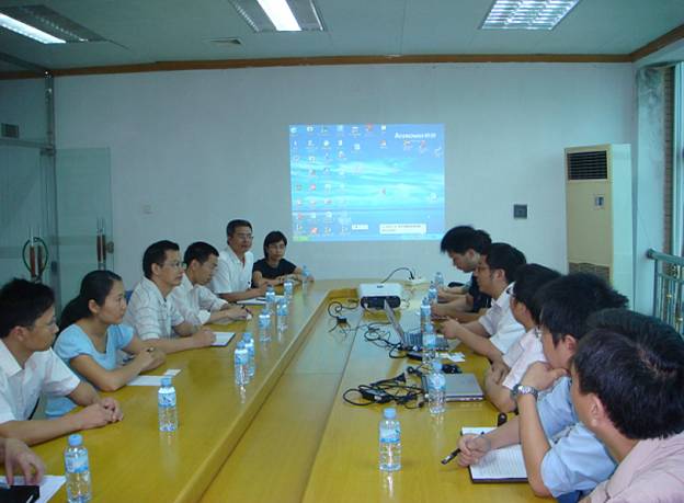 深入生产－与企业对接－发挥高校优势 