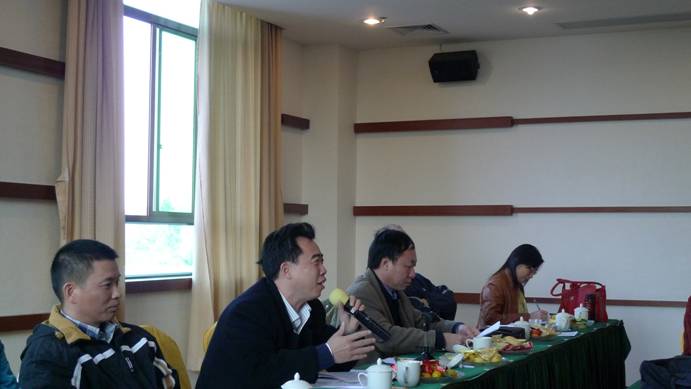 304永利研究生教学改革研讨会顺利召开 