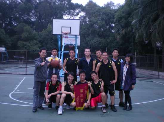 首届中山大学研究生篮球联赛我院勇夺季军 
