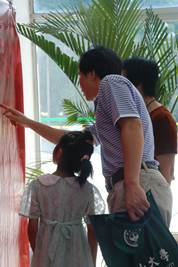 时光如箭二十年，四方齐聚叙旧情 