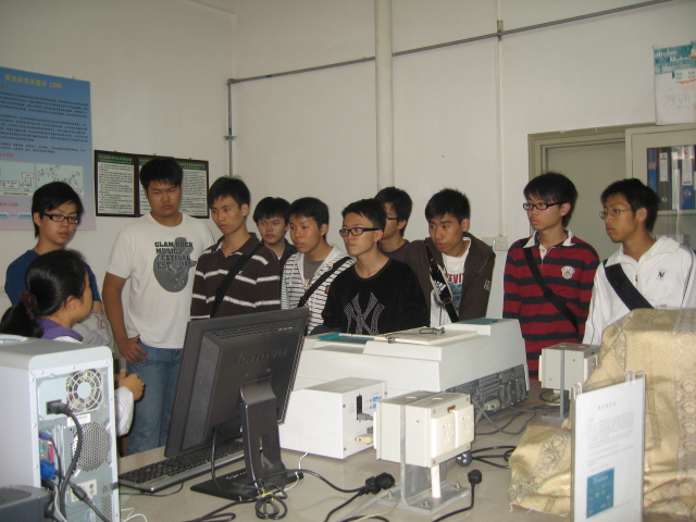 “澳门高中学生化学竞赛集训队”同学来我院参观交流 