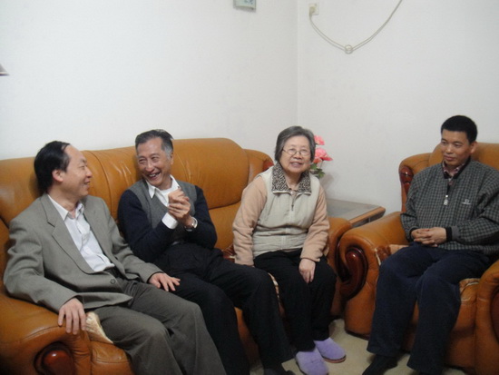 院领导走访看望我院院士及院士家属 