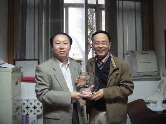 院领导走访看望我院院士及院士家属 