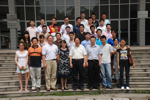 郑兰荪院士受聘为我院兼职教授并作报告 