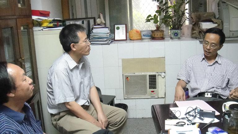 教师节前夕院领导看望慰问院士及院士家属 