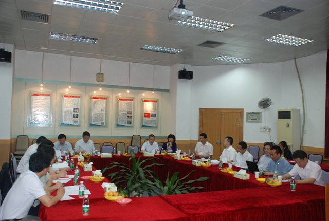 环境与能源化学广东普通高校重点实验室学术委员会会议召开 