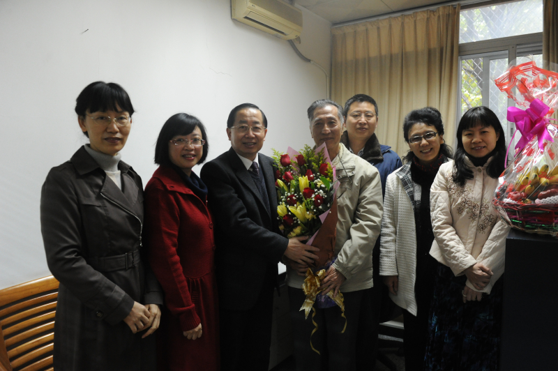 校领导看望慰问我院院士 