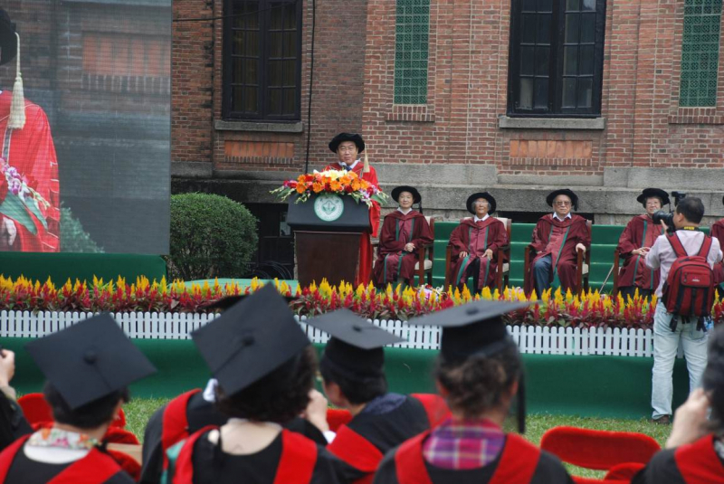 芳草有情，岁月如歌——记中山大学90周年校庆准备仪式暨2012年校友日活动 
