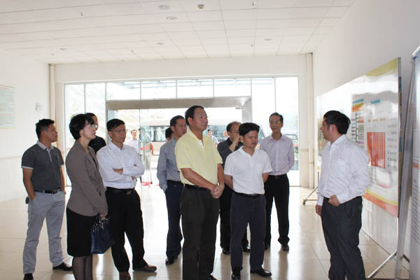 省科技厅厅长李兴华一行来中大惠院考察 
