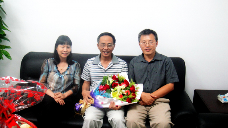 学校学院领导教师节看望教师 