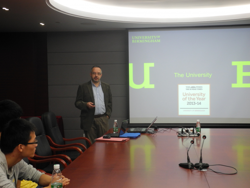 英国伯明翰大学化学系副主任Roy Johnston教授来访 