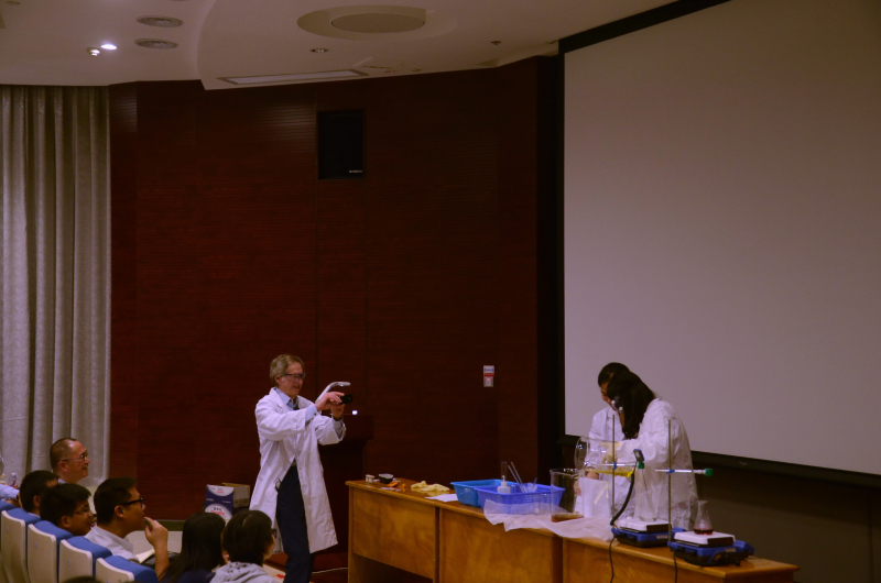 英国皇家科学院院士Peter J. Sadler教授来访 