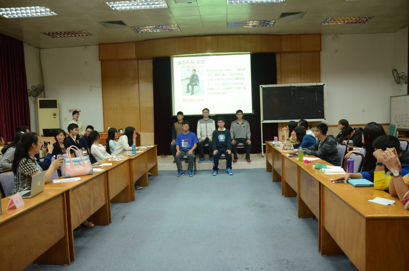 不知礼，无以立　——记第一期学生骨干培训班第二次培训 