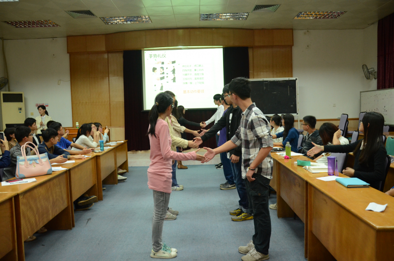 不知礼，无以立　——记第一期学生骨干培训班第二次培训 