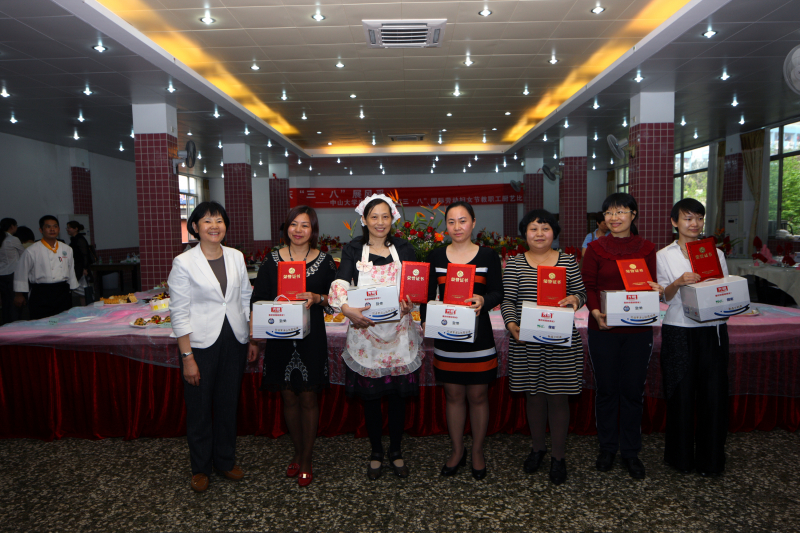 我院女教职工在学校厨艺比赛荣获佳绩 