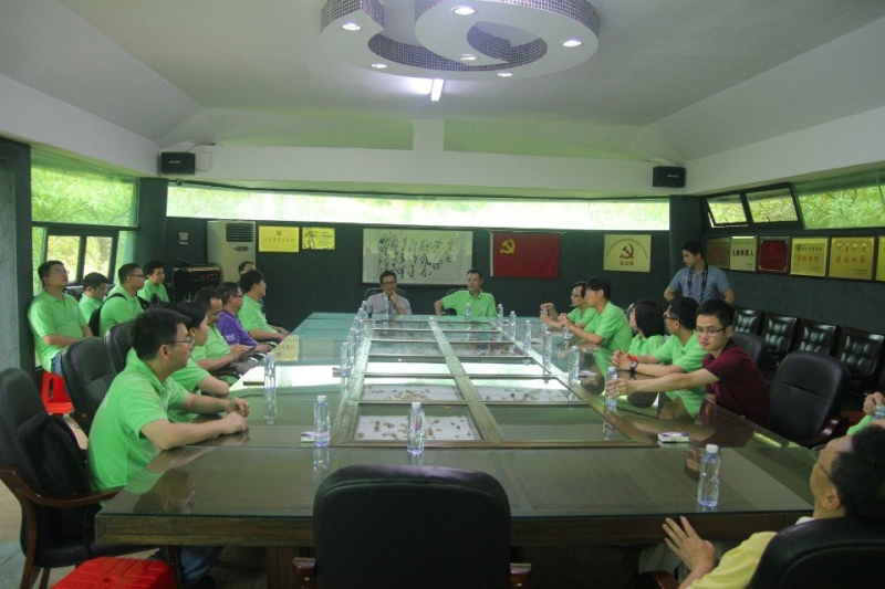 记中大化学化工学院深圳校友分会参观景田百岁山矿泉水生产基地