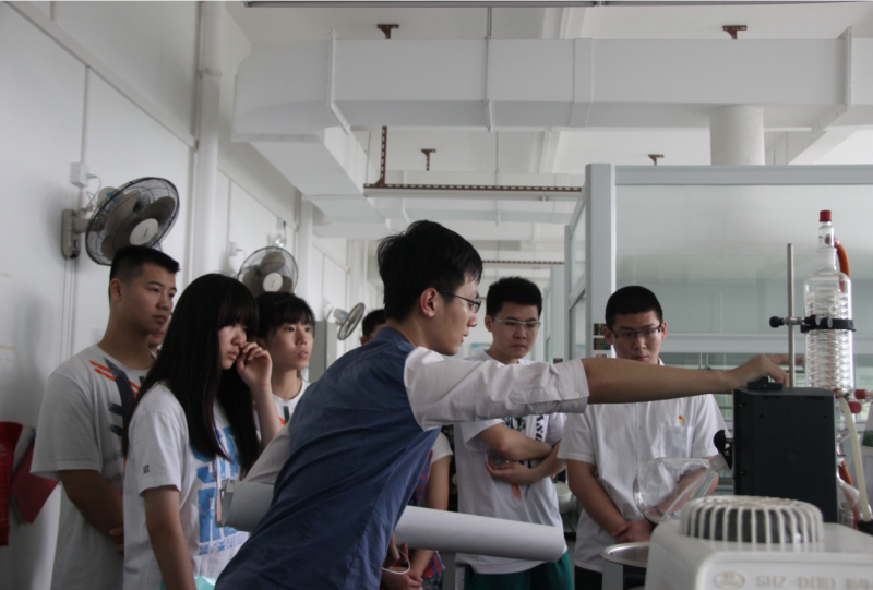 我院第十四届化学节隆重开幕 