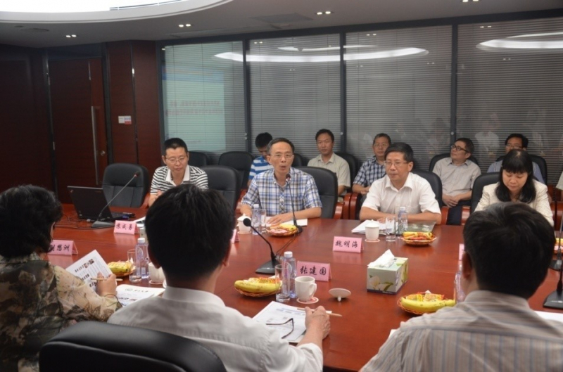 人力资源和社会保障部副部长、国家外国专家局局长张建国一行 来我院视察 