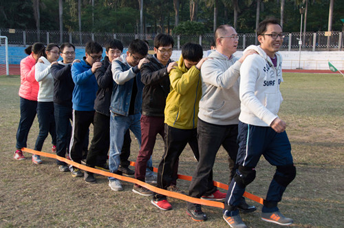 化学与化学工程学院党委举行“团结一致向前进”主题党日活动