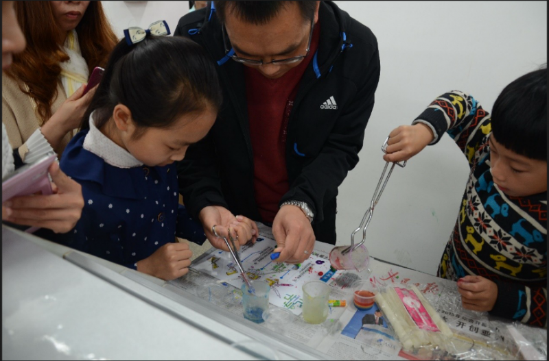 探化学奥秘　筑科研梦想——中山大学化学与化学工程学院第十五届化学节隆重开幕 