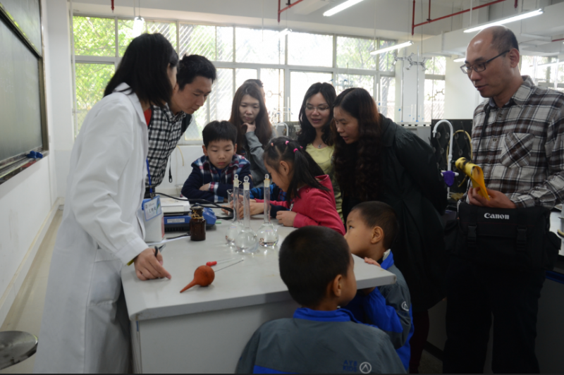 探化学奥秘　筑科研梦想——中山大学化学与化学工程学院第十五届化学节隆重开幕 