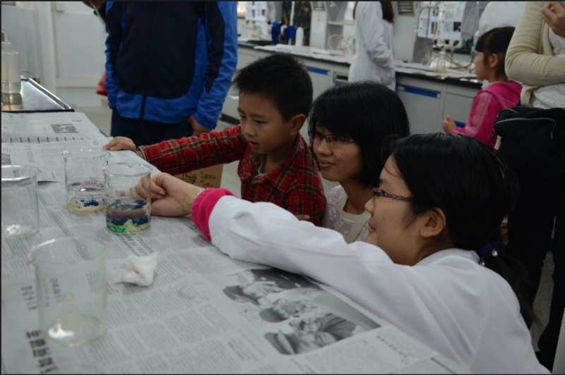 探化学奥秘　筑科研梦想——中山大学化学与化学工程学院第十五届化学节隆重开幕 