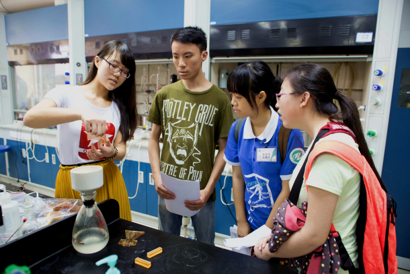 化学节----“科研实验楼开放日” 