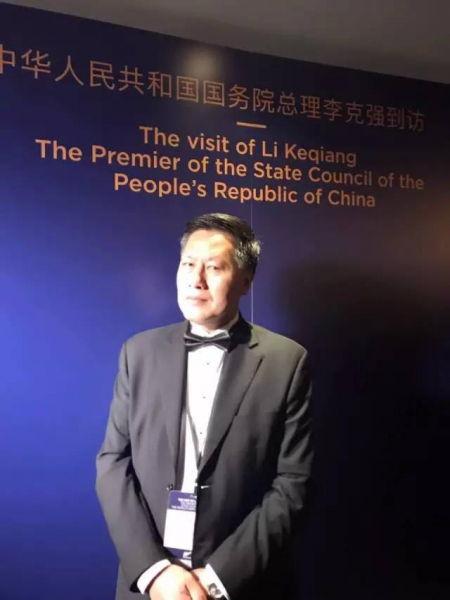 我院校友新西兰商学院院长黄伟雄应邀出席李克强总理到访新西兰政商领袖午餐会