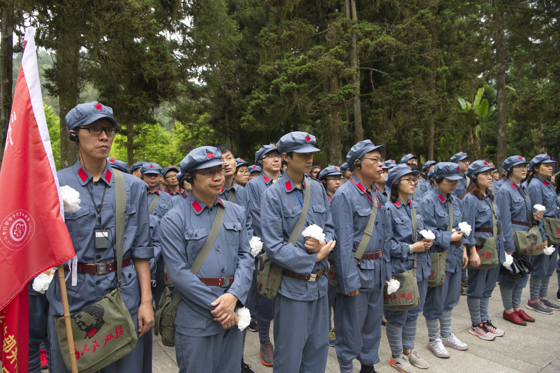 传承红色基因 坚定理想信念
