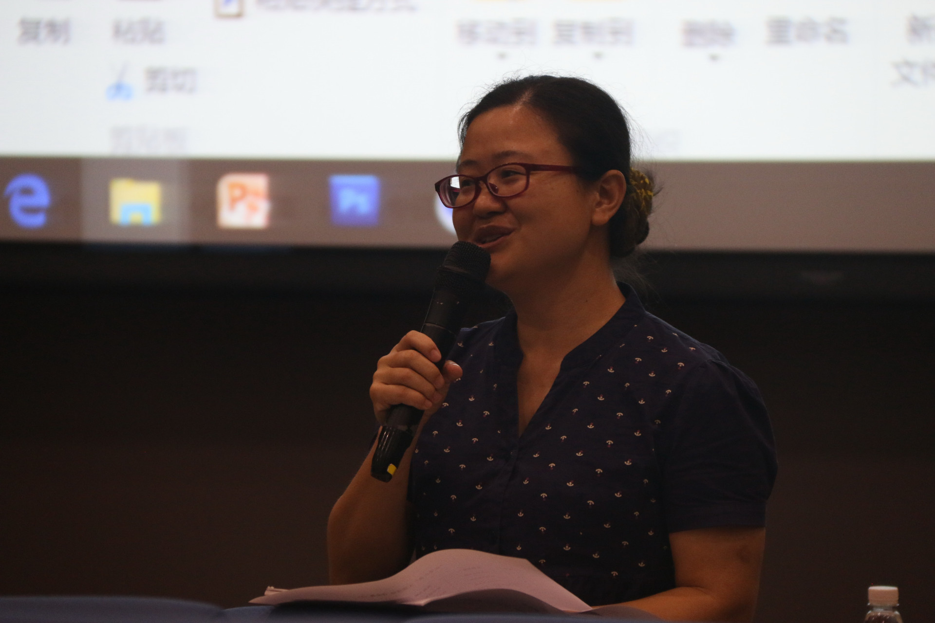 我院研究生党支部开展“化学之美”主题竞赛活动