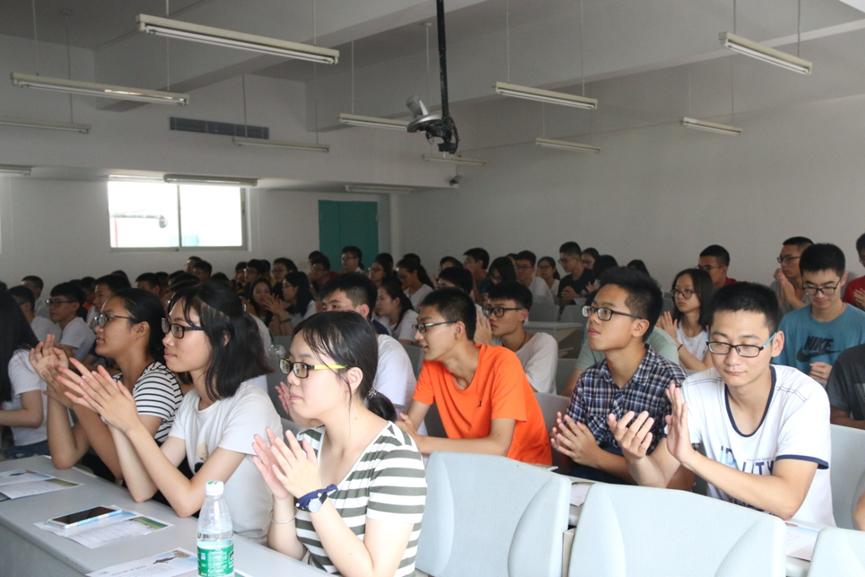 入好门，选对路，扣好大学的第一粒纽扣