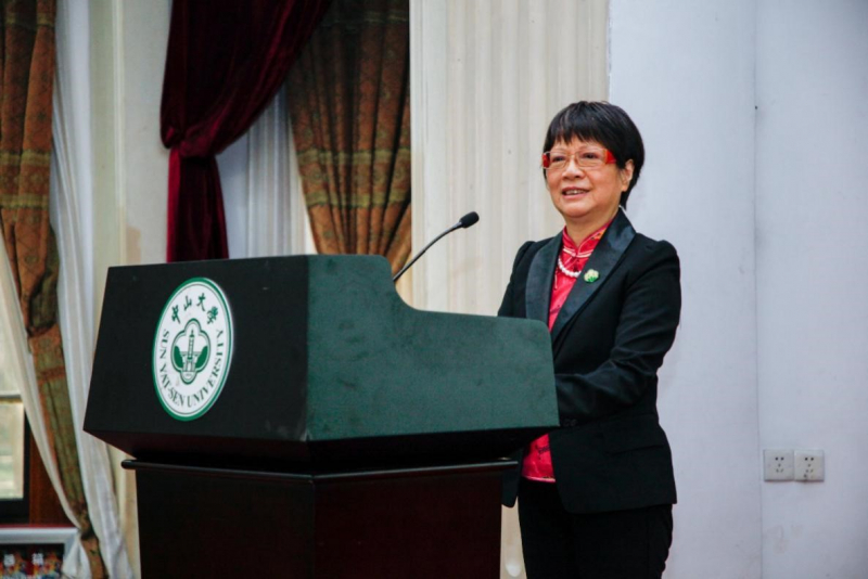 芙兰润心，志洁行芳——中山大学物理学院、304永利2017年“芙兰励教奖学金” 颁奖典礼顺利举行