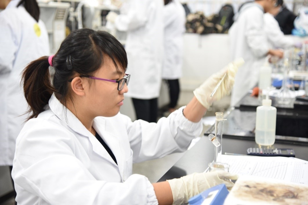 实验竞技展风采 严谨求是化学人——2017年中山大学大学生化学实验竞赛圆满落幕